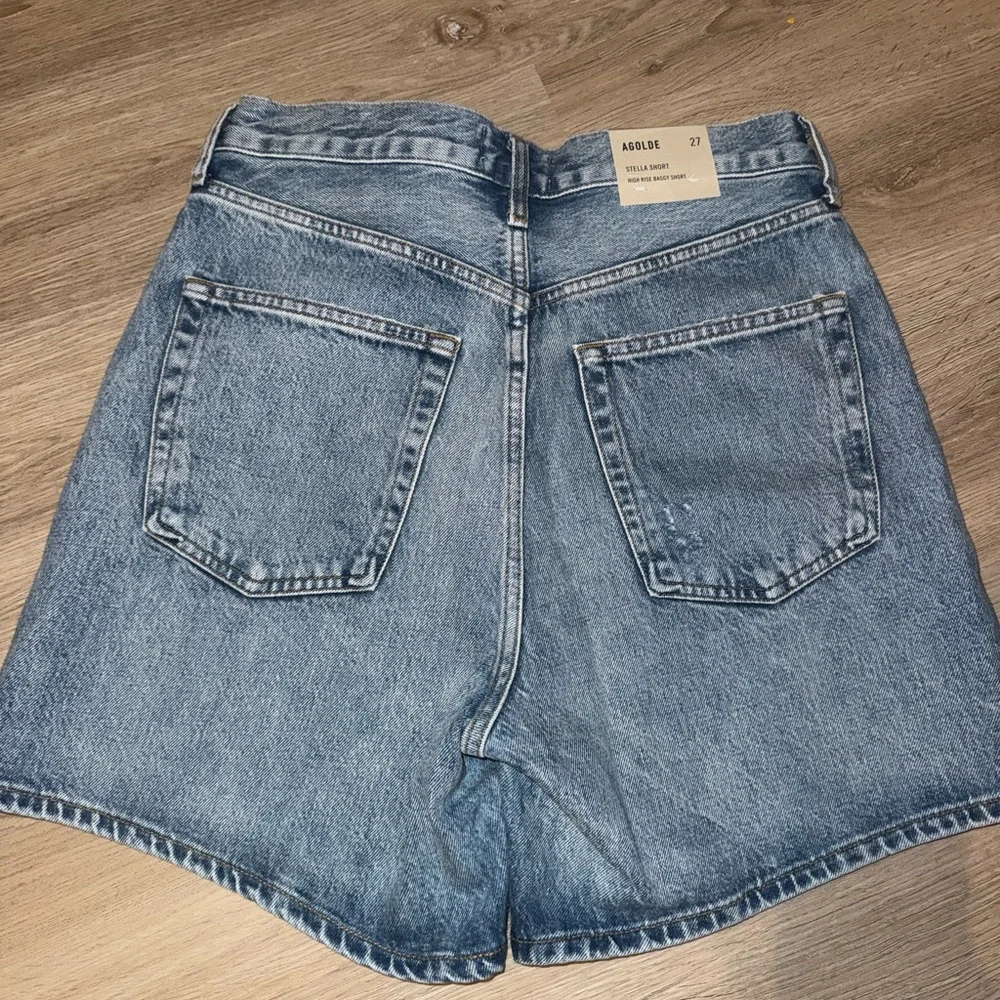 Agolde Stella Light Blue Jean Shorts - Picture 4 of 4